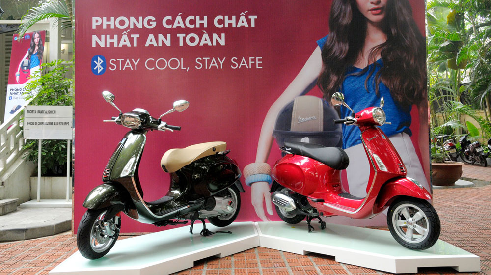 Piaggio Việt Nam ra mắt mũ bảo hiểm tích hợp tai nghe Bluetooth